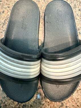 Highland Originals Black and White Striped Slide Sandals Size 12